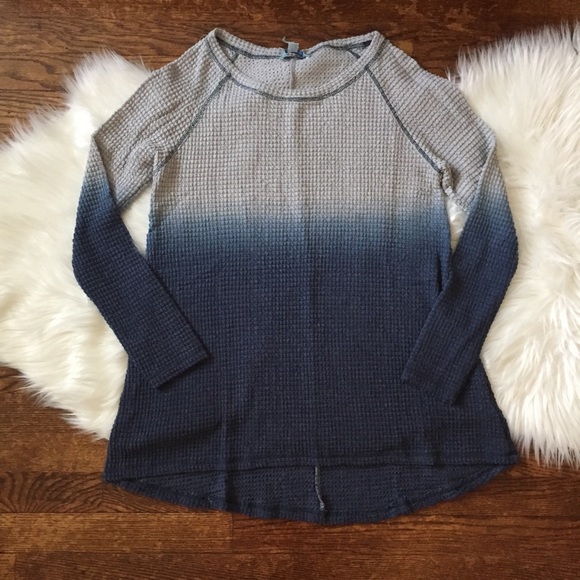 ❗️LAST: Small Ombré Waffle Knit Top - Picture 3 of 4